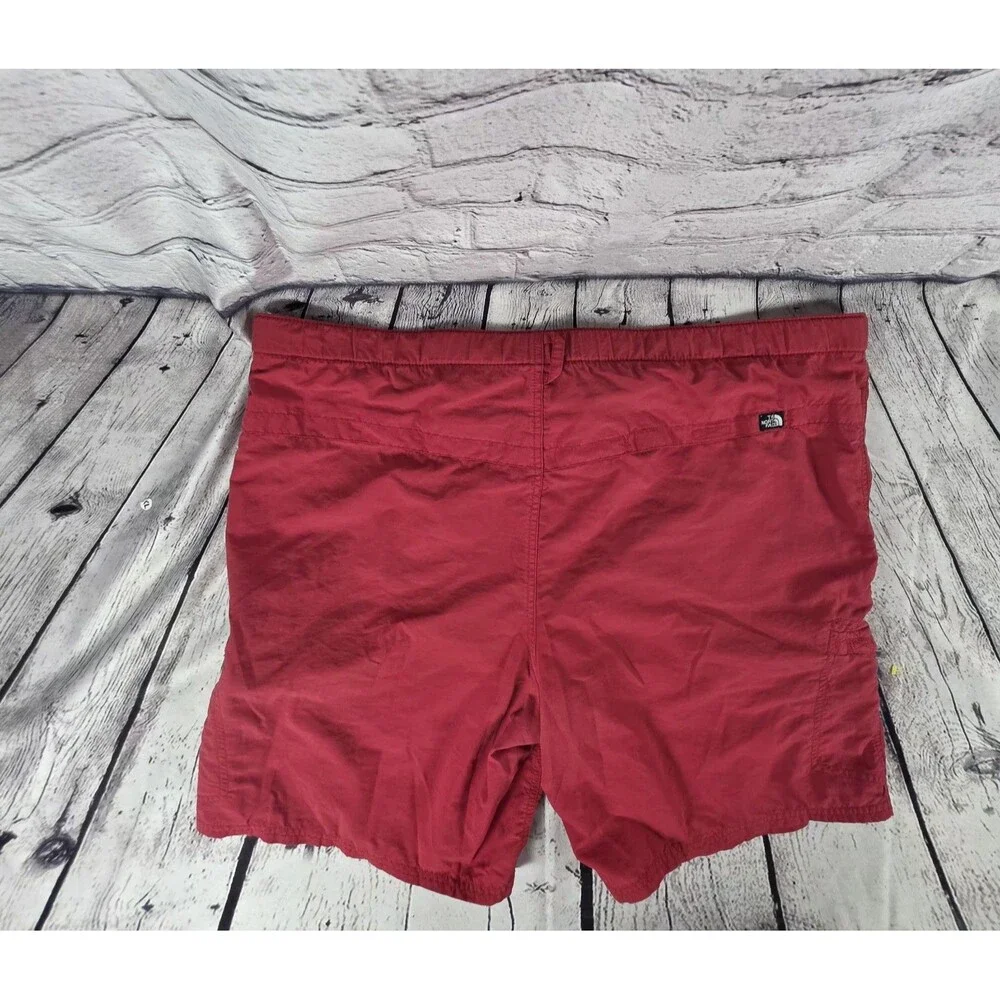 The North Face Men's Large Red Lined Nylon Shorts